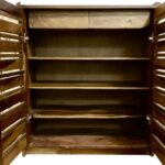 خزانة / جزامة خشبية بصلابة مرتفعة وشرائح تهوية أفقية (Rustic Wooden Slatted Shoe Cabinet / Storage Unit)