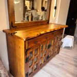 بوفيه خشبي ريفي بأبواب زجاجية مفرغة ومع حائط مرآة (Rustic Buffet with Glass Grid Doors & Mirror)