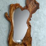 مرآة جدارية عضوية بإطار جذع خشب طبيعي (Live Edge Organic Wooden Wall Mirror)