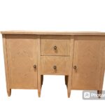 بوفيه / كونسول خشب فاتح بتطليع هندسي (Modern Light Wood Buffet)