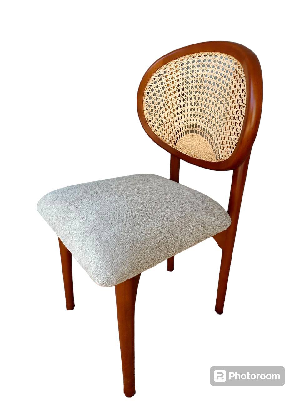 5911131217556783882 كرسي سفرة خشبي بظهر خيزران ومقعد مبطن (Cane Back Dining Chair) - الصورة 1