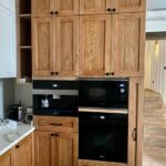 جزيرة مطبخ متكاملة مع برج الأجهزة المدمجة (Kitchen Island & Built-in Appliance Tower Set)